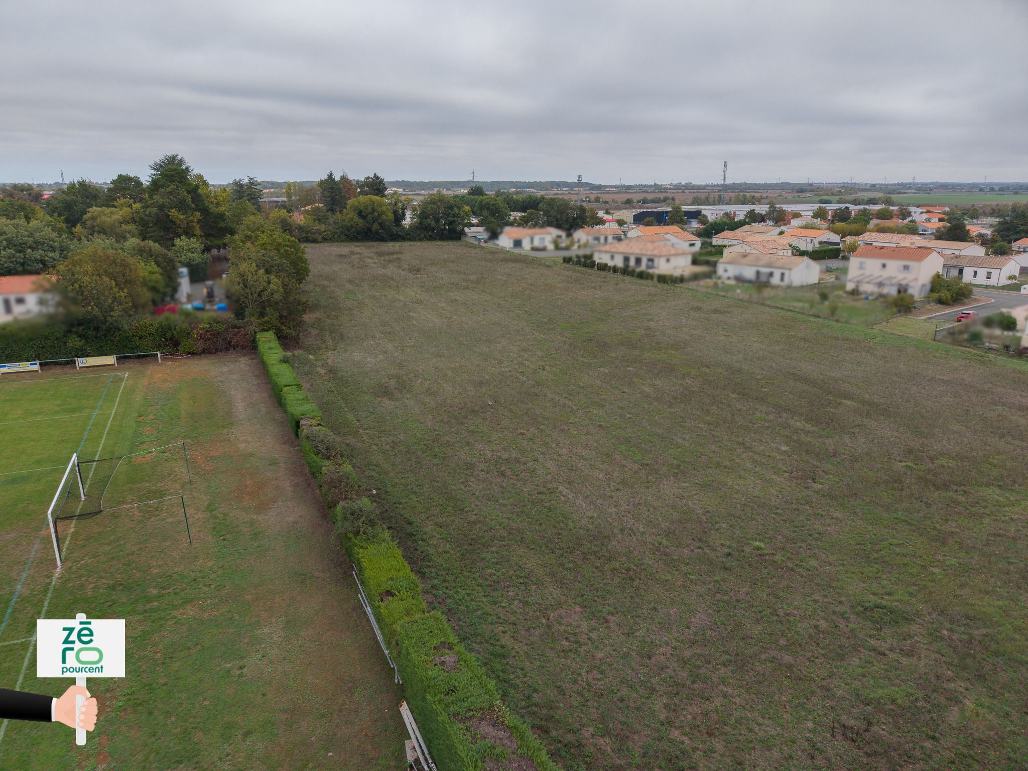 Terrain constructible à vendre à Chasnais, 342 m² – photo 2 sur 8