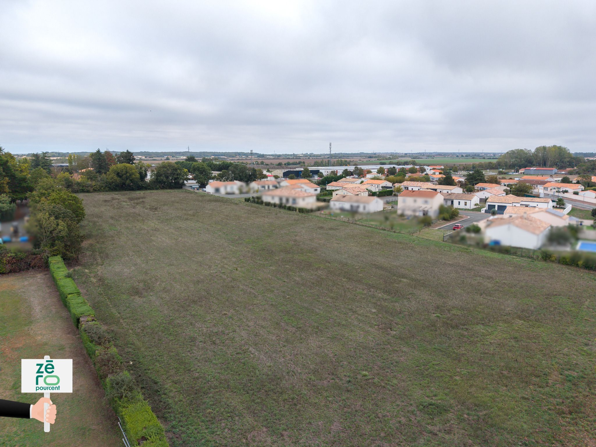 Terrain constructible à vendre à Chasnais, 420 m² – photo 3 sur 8