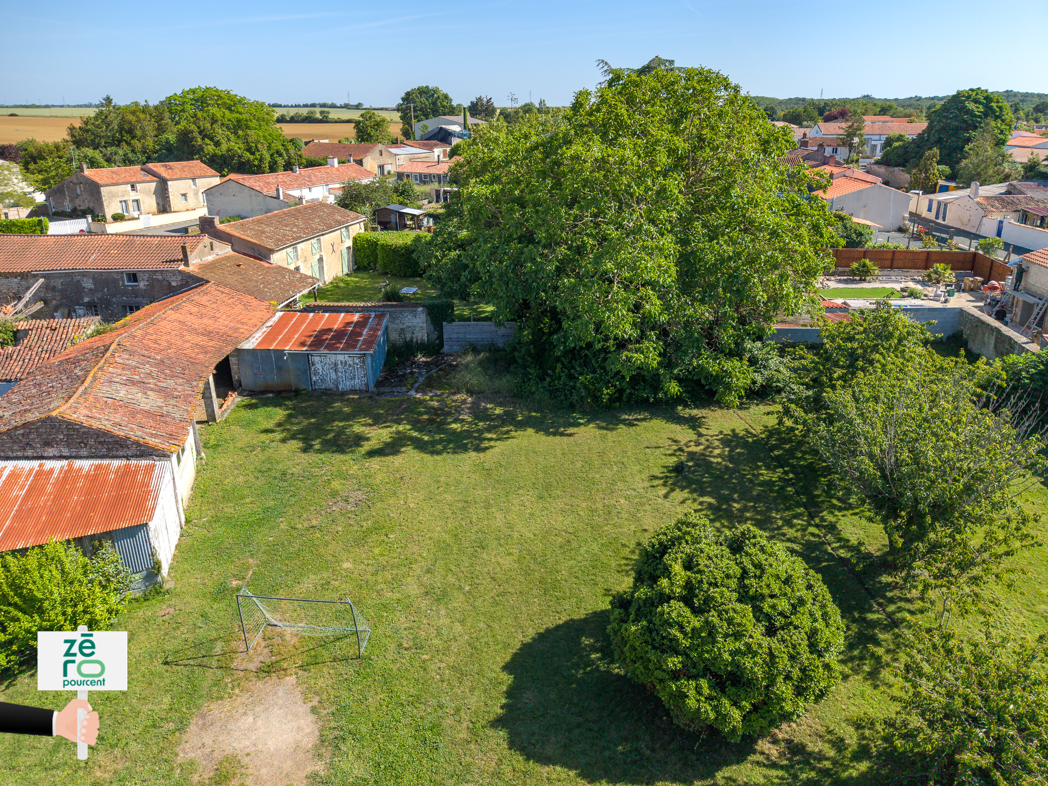 Terrain à vendre à Les magnils reigniers, 1 028 m² – photo 2 sur 7