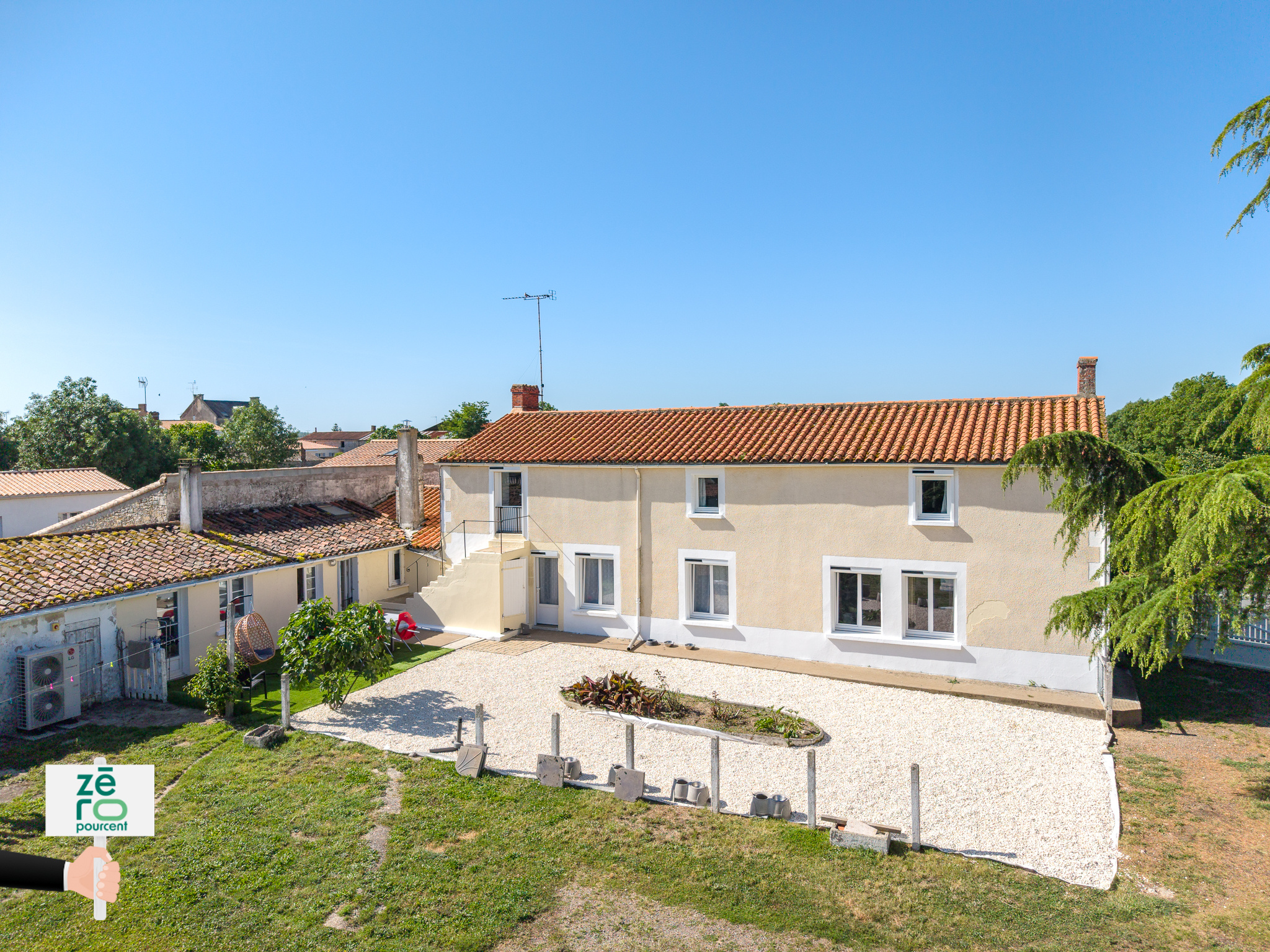 Maison à vendre à Les magnils reigniers, 223 m², 8 pièces – photo 3 sur 20